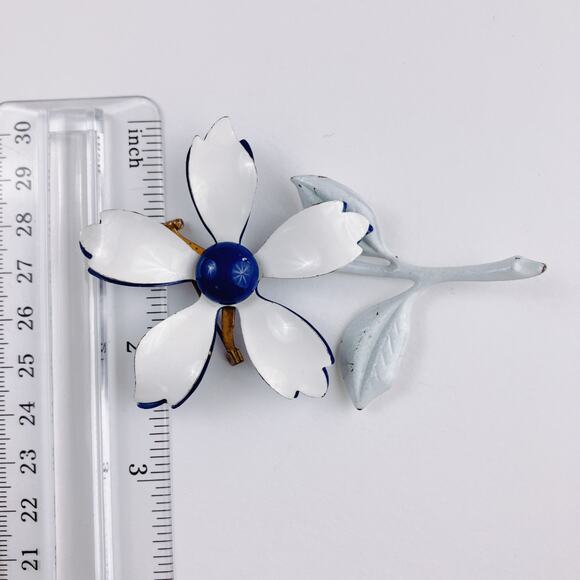 Vintage 60's Blue White Enamel Flower Brooch Pin Retro Mid Century Metal Jewelry - Picture 11 of 11